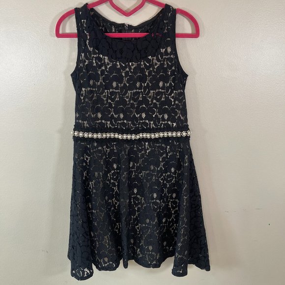 Un Deux Trois Other - Un Deux Trois Lace Embellished Waist Dress